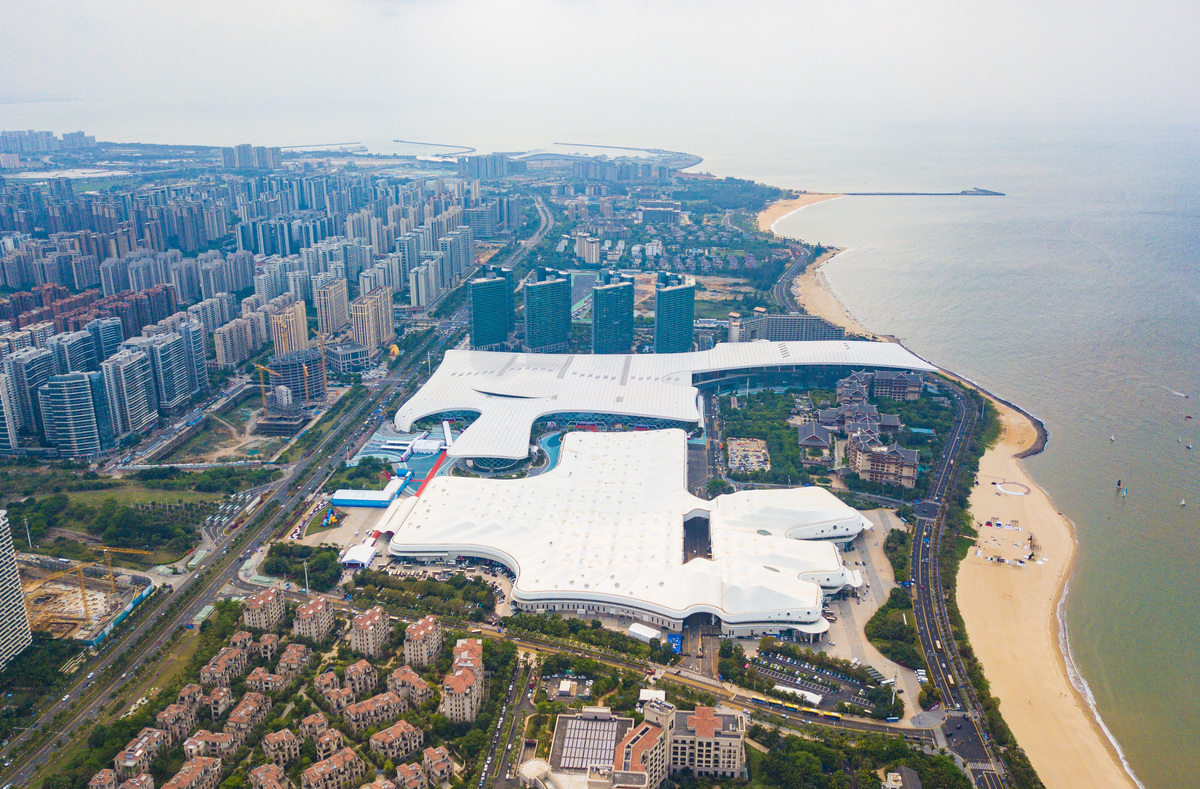 This aerial photo taken on April 10, 2023 shows a view of Hainan International Convention and Exhibition Center, the venue of the third China International Consumer Products Expo (CICPE), in Haikou, south China's Hainan Province. (Xinhua/Pu Xiaoxu)