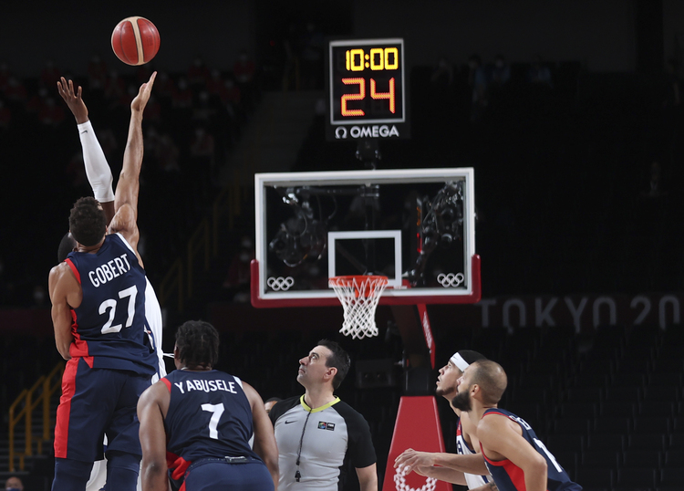 France men's basketball team in action during the men's basketball final against the United States at the Tokyo 2020 Olympic Games in Saitama, Japan, Aug. 7, 2021. (Xinhua/Pan Yulong)