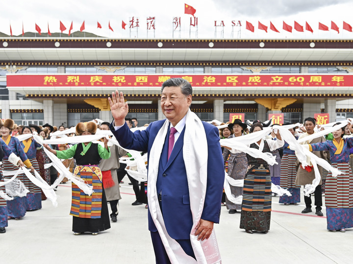 Chinese President Xi Jinping, also general secretary of the Communist Party of China Central Committee and chairman of the Central Military Commission, waves to people upon his arrival in Lhasa, southwest China's Xizang Autonomous Region, Aug. 20, 2025. Xi, who leads a central delegation, arrived in Lhasa, capital of Xizang, on Wednesday to attend activities in celebration of the region's 60th founding anniversary. (Xinhua/Yan Yan)