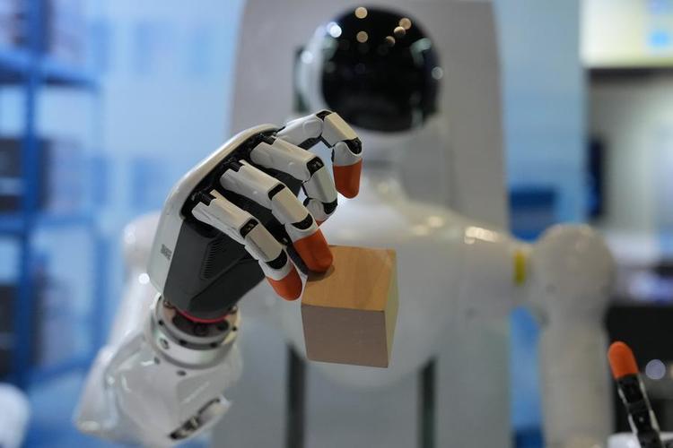 This photo taken on Nov. 6, 2025 shows the demonstration of a smart robotic hand at the 2025 World Internet Conference (2025 WIC) Light of Internet Expo in Wuzhen, east China's Zhejiang Province. (Xinhua/Huang Zongzhi)