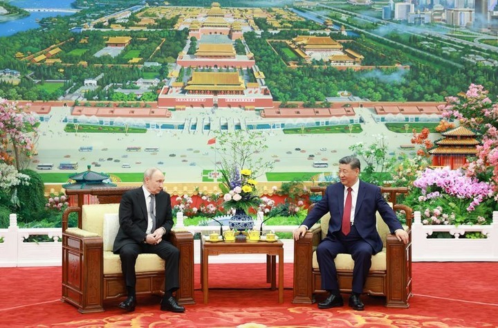 Chinese President Xi Jinping and Russian President Vladimir Putin have a tea chat at the Great Hall of the People in Beijing, capital of China, May 20, 2026. (Xinhua/Ding Haitao)