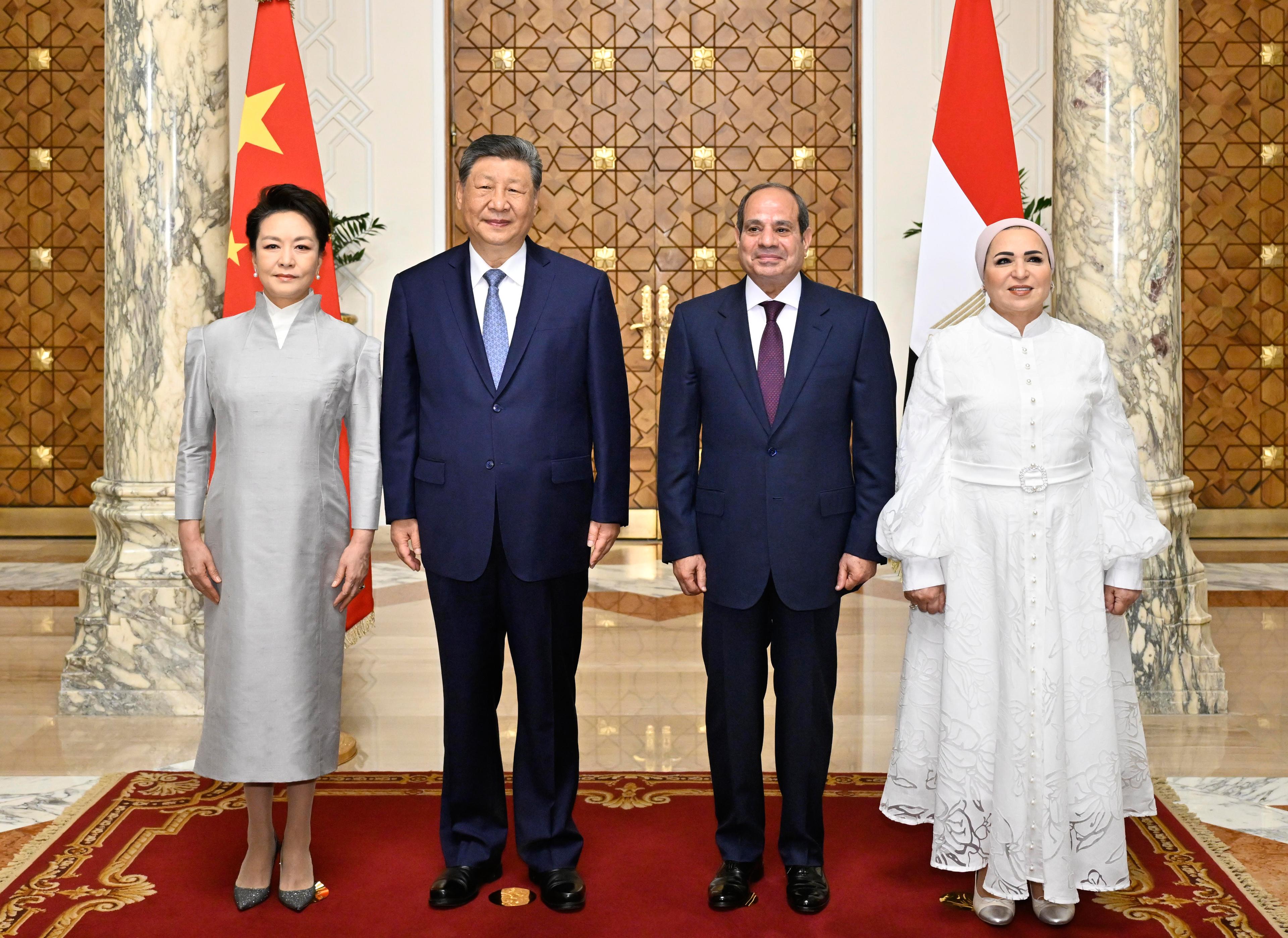 Chinese President Xi Jinping and his wife Peng Liyuan pose for a group photo with Egyptian President Abdel Fattah El-Sisi and his wife Entissar El-Sisi in Cairo, Egypt, Sept. 2, 2026. Xi held talks with Egyptian President Abdel Fattah El-Sisi in Cairo on Wednesday. (Xinhua/Yin Bogu)