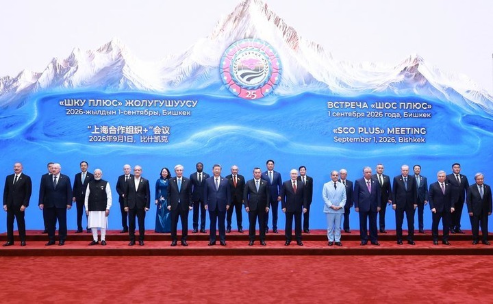 Chinese President Xi Jinping attends a group photo session during a welcome banquet held by Kyrgyz President Sadyr Japarov ahead of the "Shanghai Cooperation Organization (SCO) Plus" meeting in Bishkek, Kyrgyzstan, Sept. 1, 2026. (Xinhua/Wang Ye)