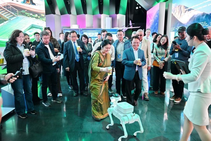 China hosts forum to pool wisdom for better future